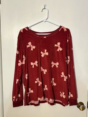 Red Bow Print Long Sleeve Top